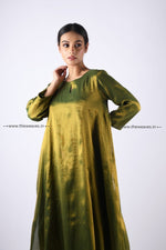 Load image into Gallery viewer, Handwoven Green A Line Kurta Set Made Ups
